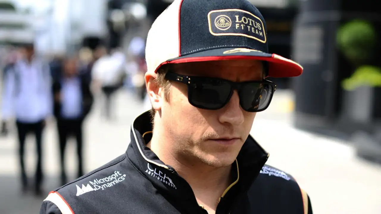 Raikkonen el paddock de Montmeló