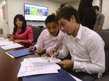 Estudiantes de Derecho ayudarán en sus vacaciones a jóvenes inmigrantes Estudiantes de Derecho ayudarán en sus vacaciones a jóvenes inmigrantes