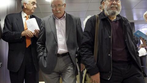 Toxo y M&eacute;ndez junto a Marcos Pe&ntilde;a.