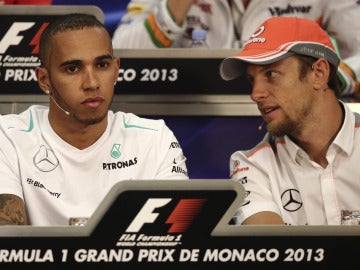 Hamilton y Button en la rueda de prensa de la FIA