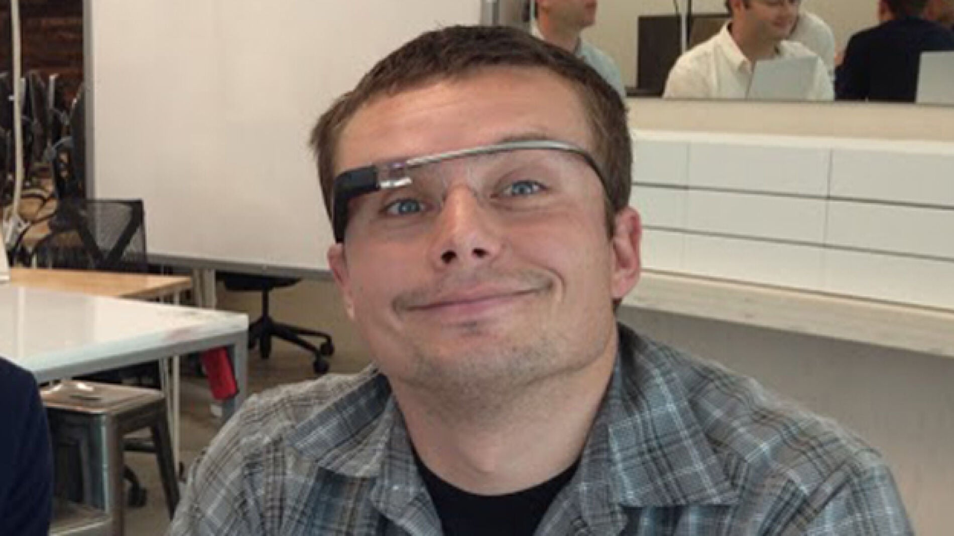 Luke Wroblewski perdi&oacute; las Google Glass en el aeropuerto
