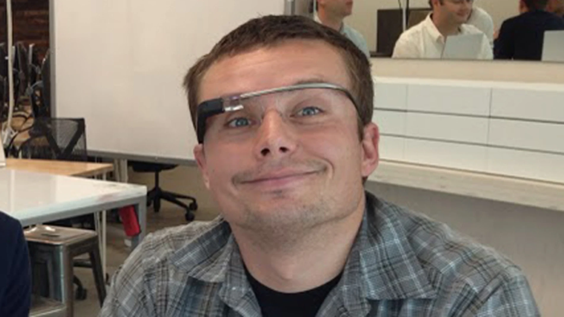 Luke Wroblewski perdió las Google Glass en el aeropuerto Luke Wroblewski perdió las Google Glass en el aeropuerto