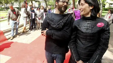 Cientos de personas se ponen la ropa del revés Cientos de personas se ponen la ropa del revés