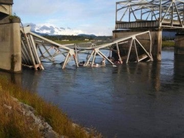 Un puente se derrumba en EEUU