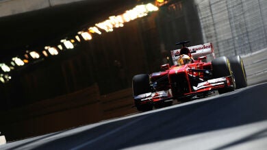 Alonso, obligado a remontar en Mónaco