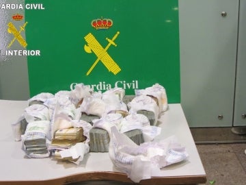 Dinero oculto en pañales Dinero oculto en pañales