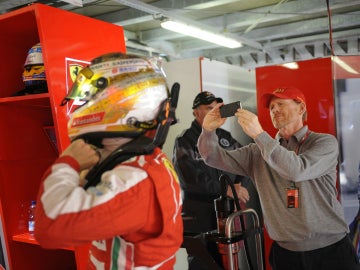 Ron Howard echa una foto a Alonso