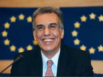 El griego Nikiforos P. Diamandouros, Defensor del Pueblo desde 2003.