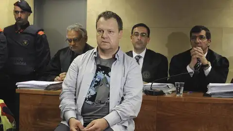Joan Vila, el celador del geriátrico La Caritat de Olot acusado de la muerte de 11 ancianos Joan Vila, el celador del geriátrico La Caritat de Olot acusado de la muerte de 11 ancianos