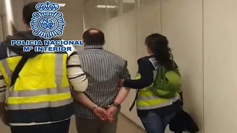 Detención en el aeropuerto de Barajas de Arthur Budovsky Detención en el aeropuerto de Barajas de Arthur Budovsky