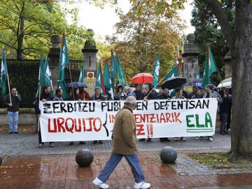 Los vascos viven la octava jornada de huelga en crisis