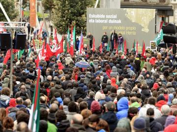 Miles de personas han secundado la manifestación central de la jornada de huelga general