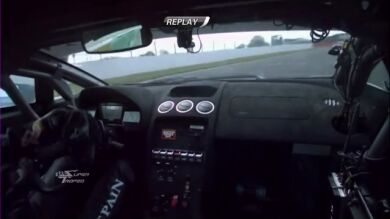Adrian Newey destroza un Lamborghini