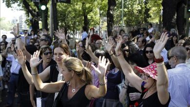 Los funcionarios de Madrid cobrarán una parte de la extra de Navidad de 2012