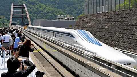 El tren magn&eacute;tico flotante de alta velocidad