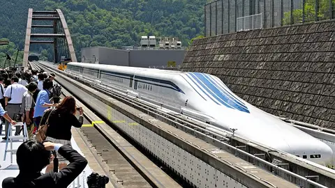 El tren magnético flotante de alta velocidad El tren magnético flotante de alta velocidad