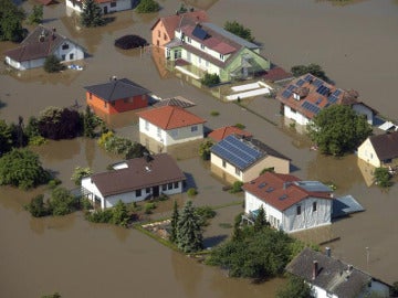 Una vista aérea de las inundaciones en el distrito de Fischerdorf, Alemania