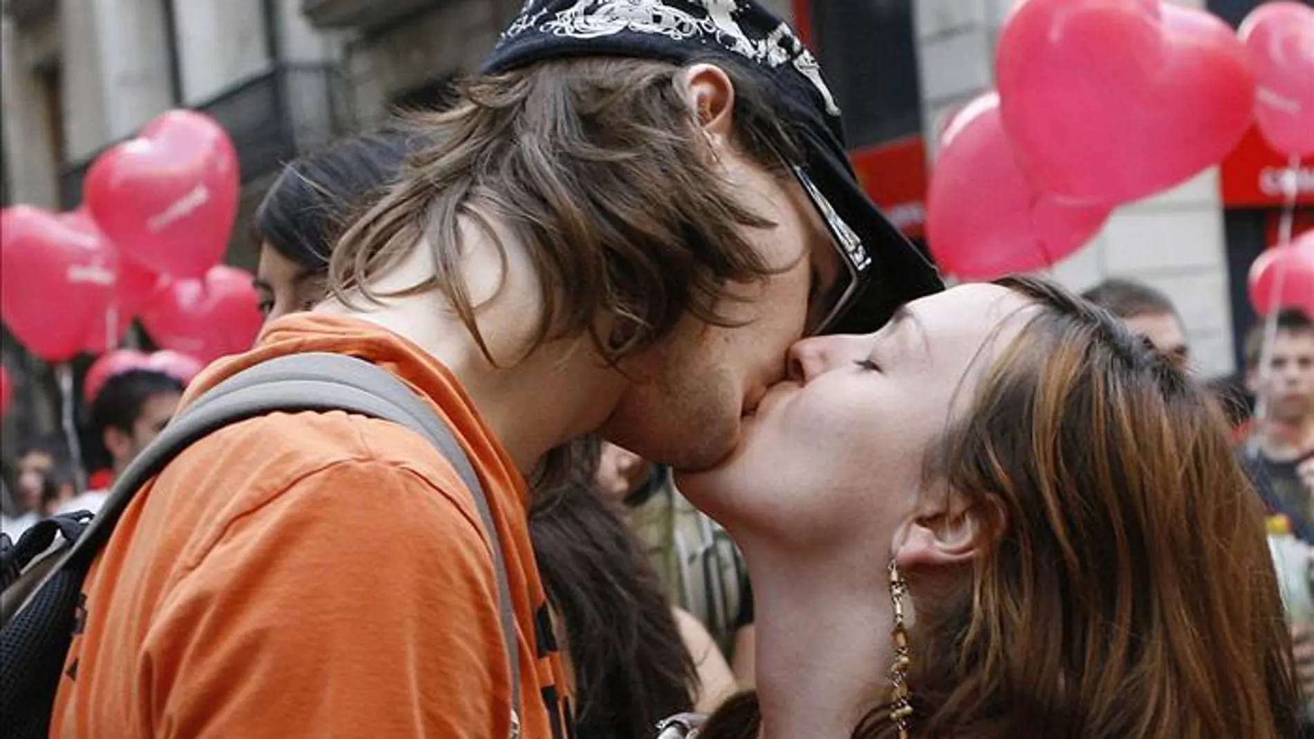 Los jóvenes se inician cada vez antes en el sexo... y no todos utilizan protección Los jóvenes se inician cada vez antes en el sexo... y no todos utilizan protección