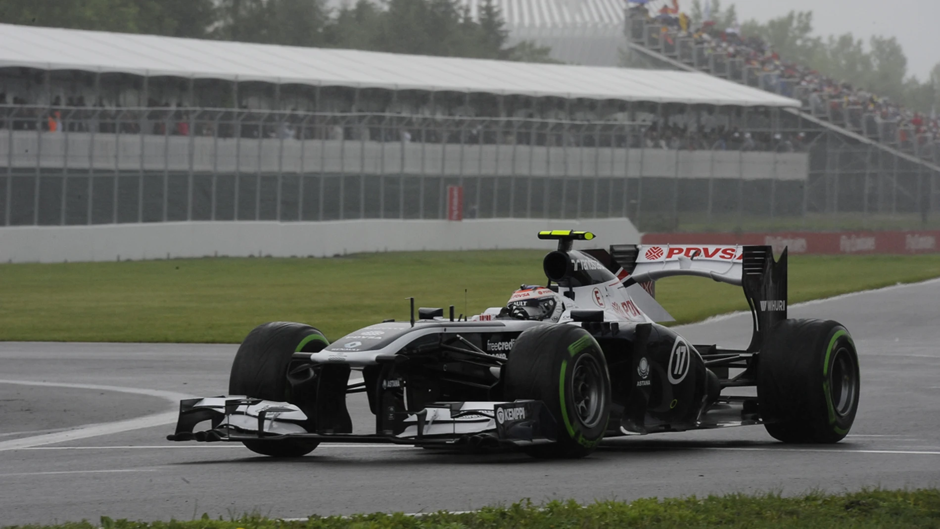 Bottas pilota en Canadá
