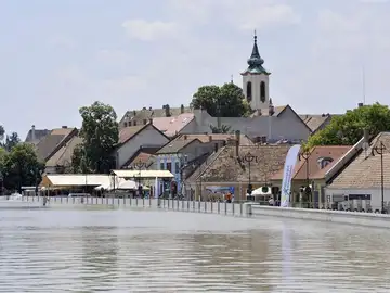 Budapest mira al Danubio por el miedo a inundaciones Budapest mira al Danubio por el miedo a inundaciones