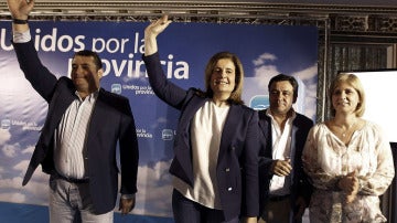 La ministra de Empleo, Fátima Báñez, junto al presidente del PP Cádiz, Antonio Sanz