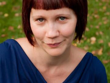 la fotógrafa Anne Eftimie la fotógrafa Anne Eftimie