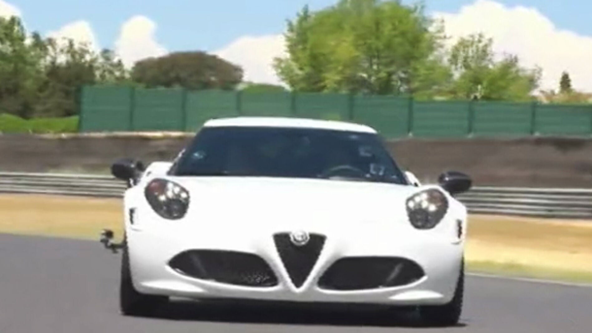 Marc Gen&eacute; al volante del Alfa Romeo 4C