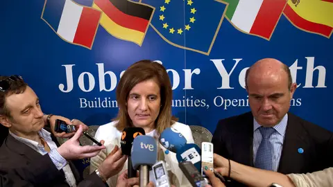 Los ministros españoles de Economía, Luis De Guindos, y de Empleo, Fátima Báñez Los ministros españoles de Economía, Luis De Guindos, y de Empleo, Fátima Báñez