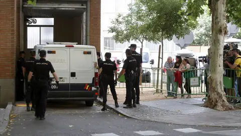 Llegada del furgón policial con José Bretón a los juzgados de Córdoba Llegada del furgón policial con José Bretón a los juzgados de Córdoba
