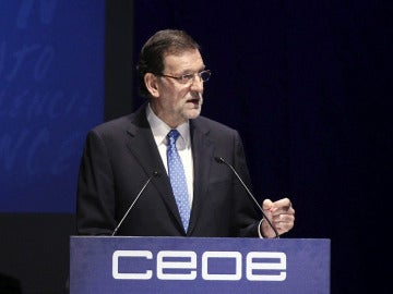 Rajoy asegura que seguirá con las reformas porque "se está en el buen camino"