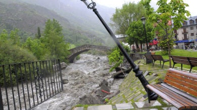 1.400 niños sin colegio en el Pirineo leridano por las inundaciones causadas por las lluvias y el deshielo