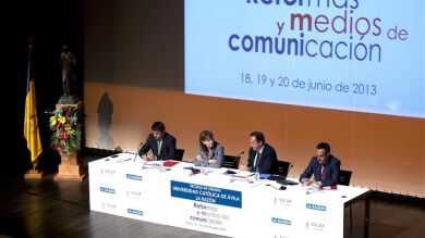 Directores de informativos coinciden en la necesidad de una televisión pública