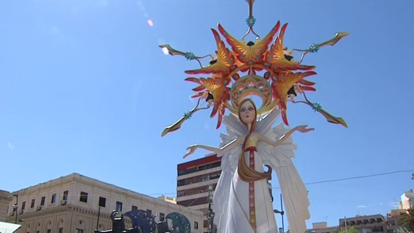 La primera mascletà abre paso a las fiestas de San Juan en Alicante