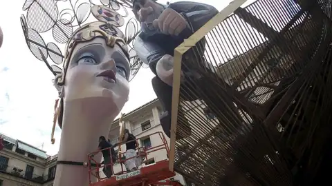 Monumento de las Hogueras de San Juan en Alicante Monumento de las Hogueras de San Juan en Alicante