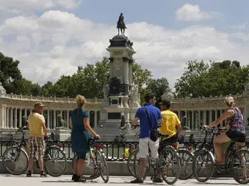 La gente aprovecha el buen tiempo para hacer deporte La gente aprovecha el buen tiempo para hacer deporte