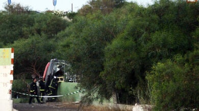 Un autobús vuelca en Alicante y causa 38 heridos, seis de ellos graves