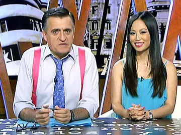 Wyoming y Usun Yoon en la mesa de El Intermedio Wyoming y Usun Yoon en la mesa de El Intermedio