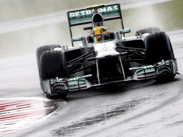 Hamilton conduce en Silverstone