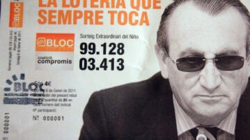 Una pepeleta de lotería con la imagen de Carlos Fabra