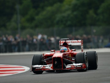 Alonso pilota en Silverstone