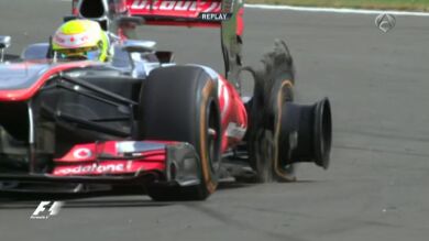 El neumático de Sergio Pérez 'explota' durante los Libres