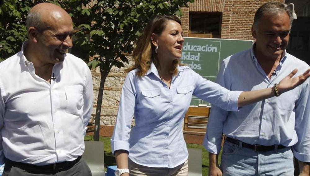 María Dolores de Cospedal, en un acto con José Ignacio Wert