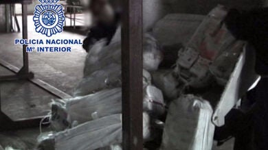 La Policía Nacional quema más de 3.400 kilos de cocaína incautados en la operación Albatros