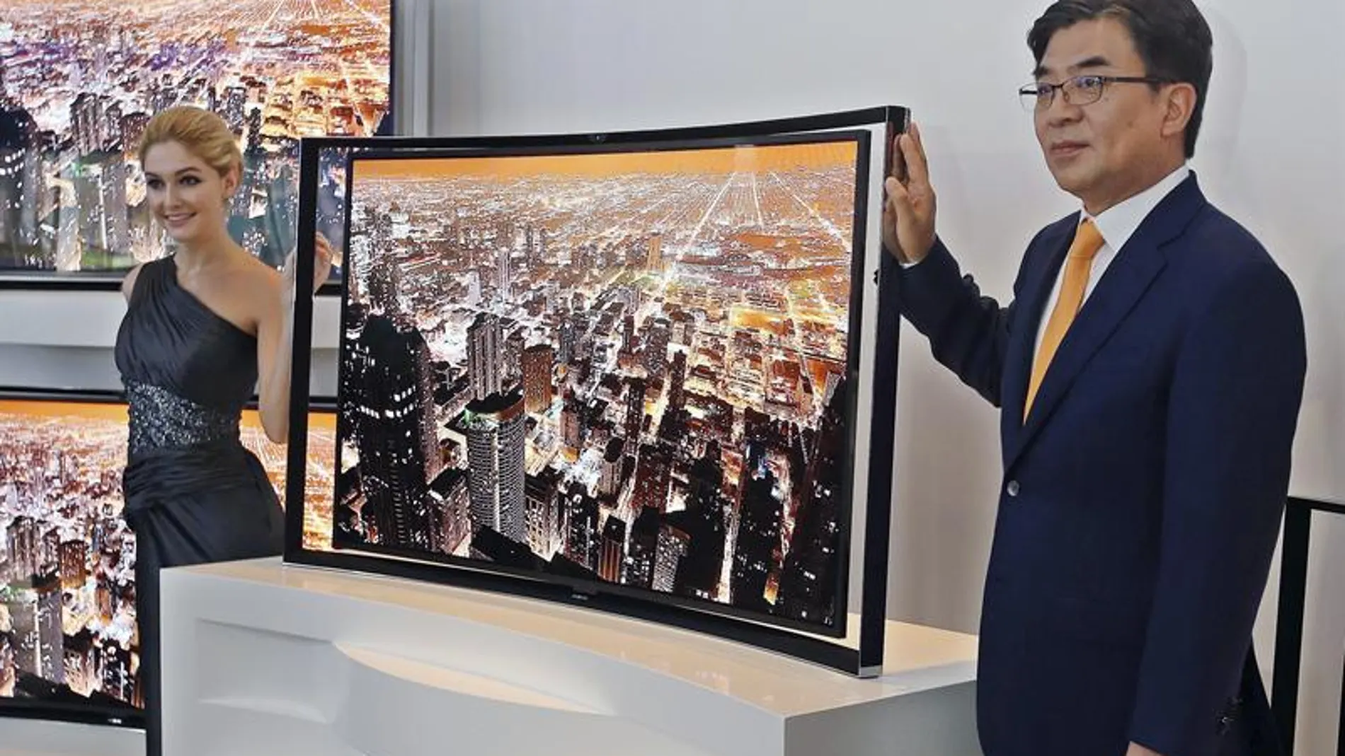 Samsung OLED. Samsung OLED.