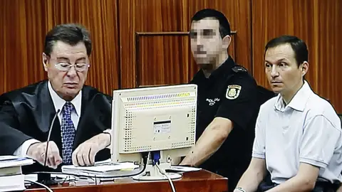 José Bretón ante la declaración de los forenses José Bretón ante la declaración de los forenses