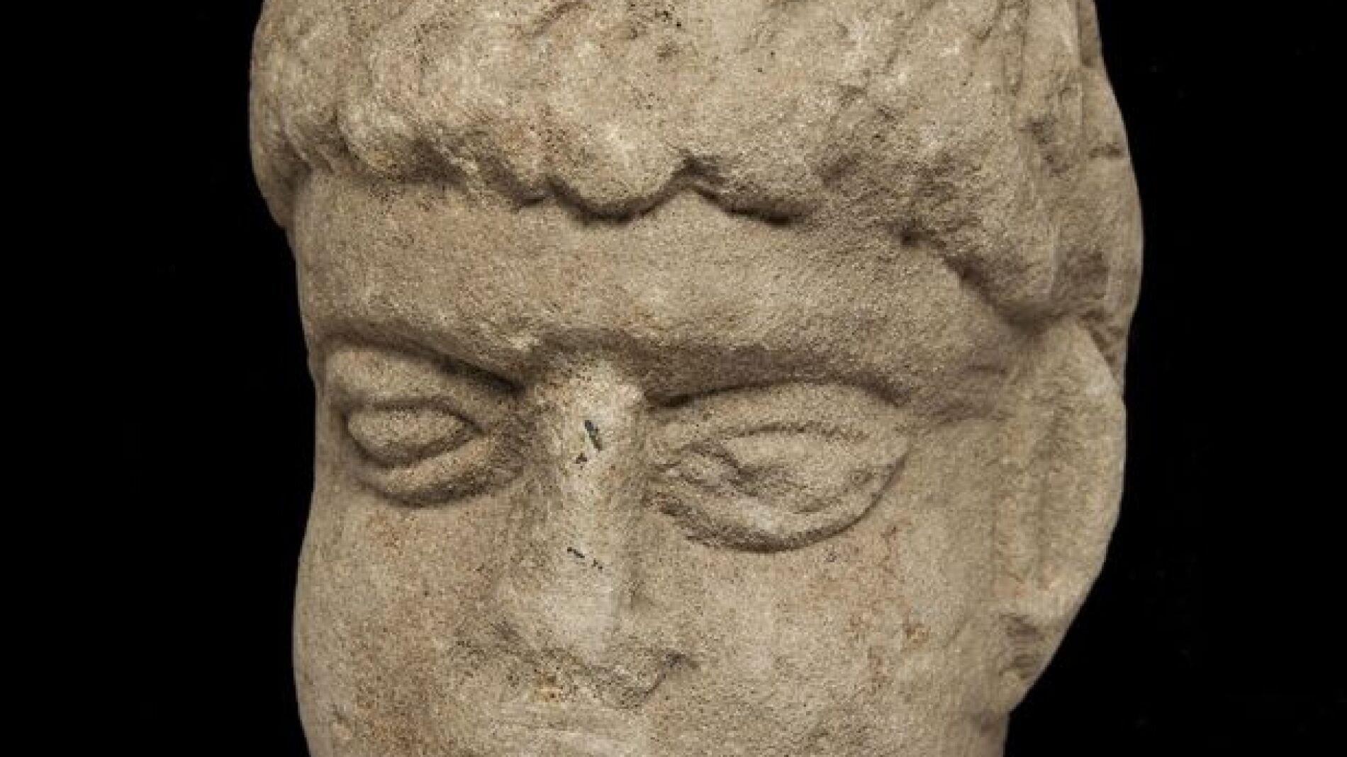 Cabeza romana encontarda