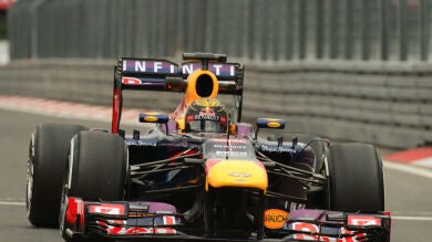 Vettel despliega sus alas para ser el más rápido de los Libres 2 con Alonso sexto