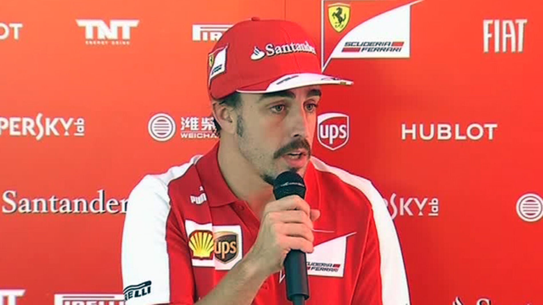 Alonso habla en rueda de prensa