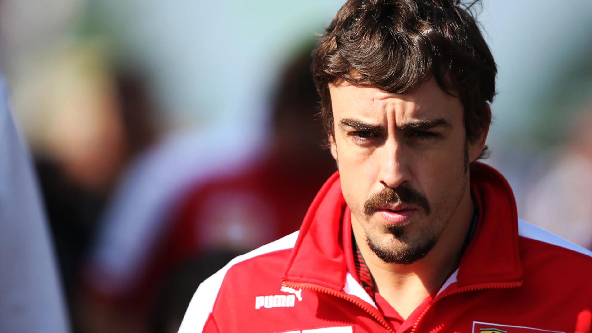 Fernando Alonso, con el sol de cara