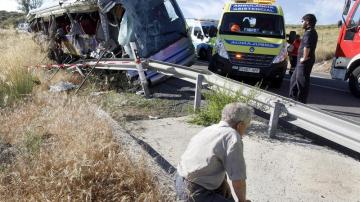 Estado del autobús que sufrió el siniestro en Tornadizos, Ávila.